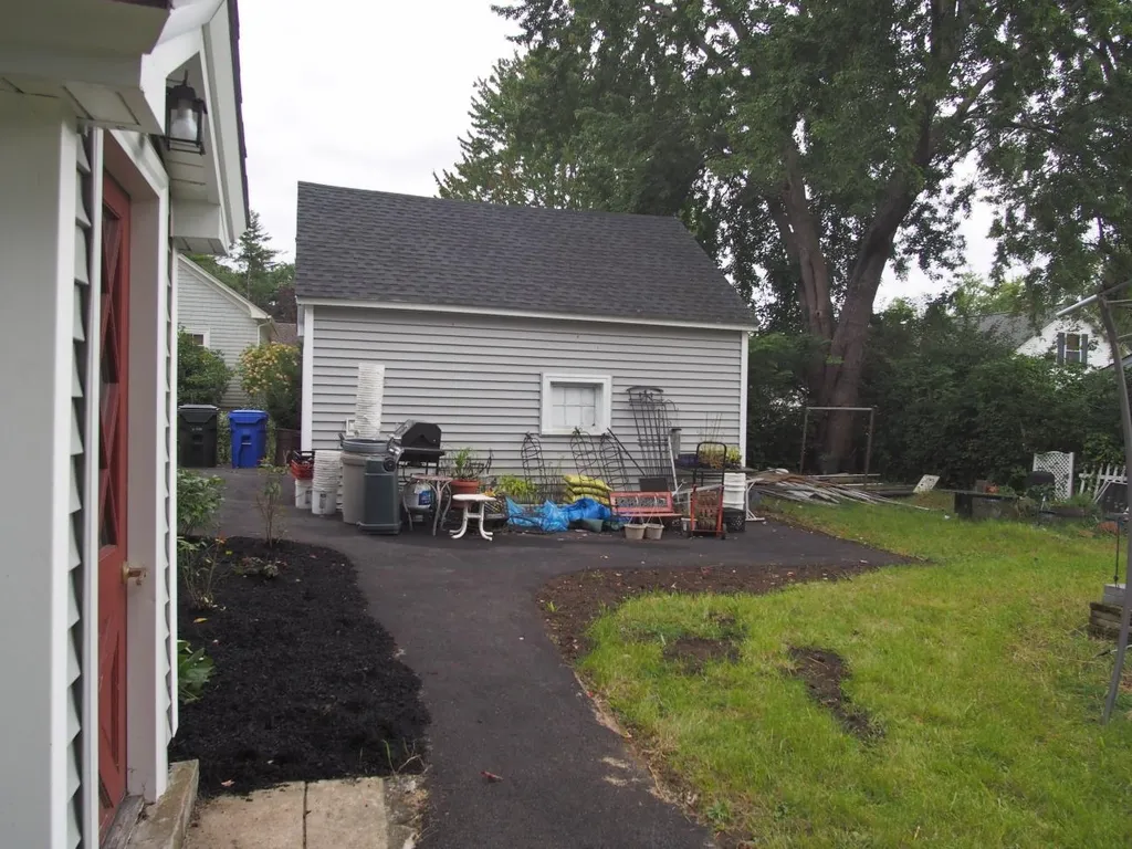 96 Elgin Avenue Manchester NH 03104