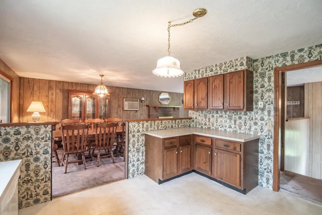 47 Tsienneto Road Derry NH 03038