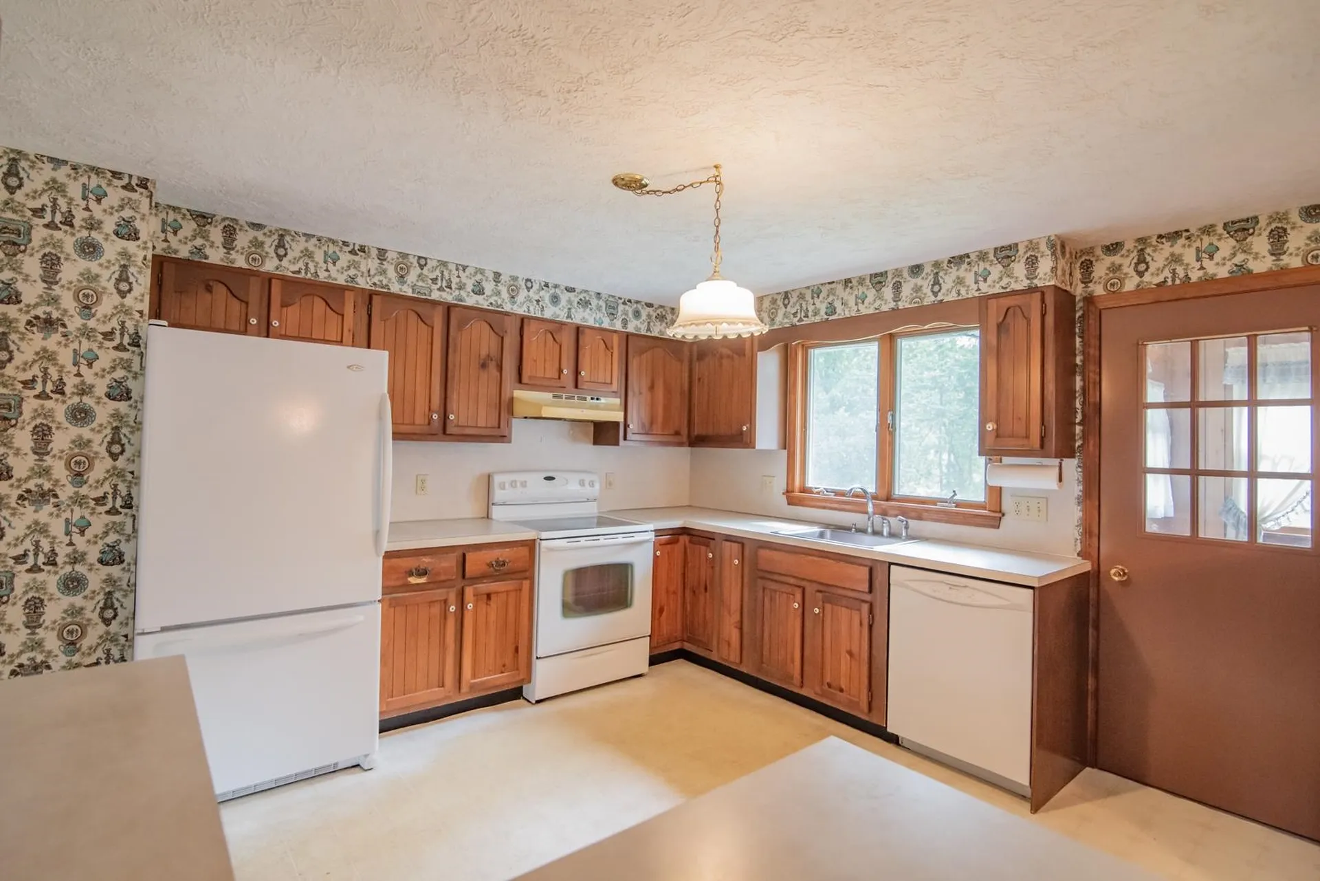 47 Tsienneto Road Derry NH 03038