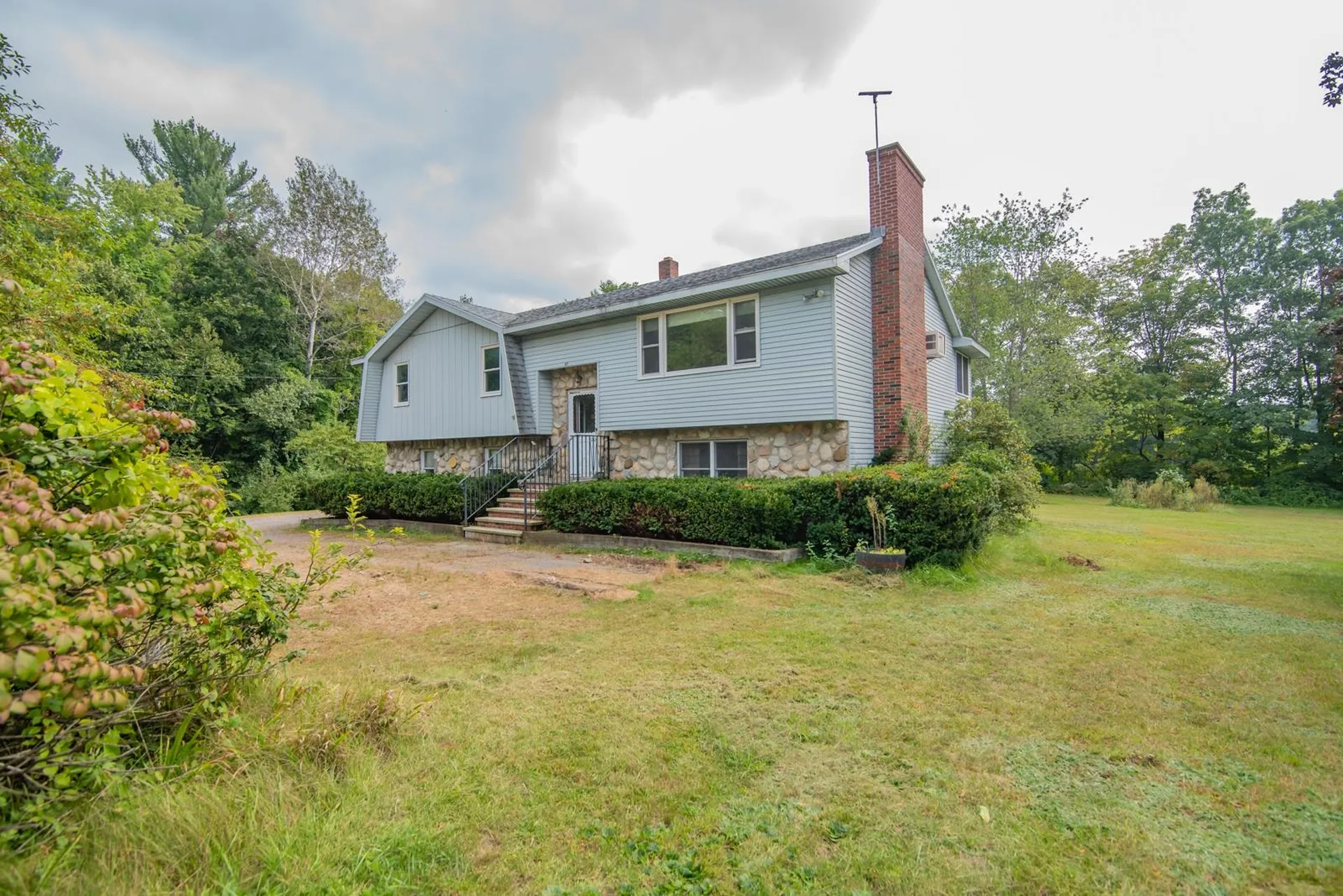47 Tsienneto Road Derry NH 03038