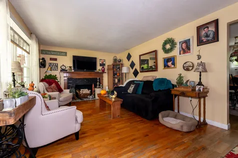 6 Aspen Street Hudson NH 03051