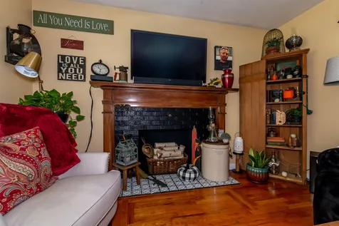 6 Aspen Street Hudson NH 03051