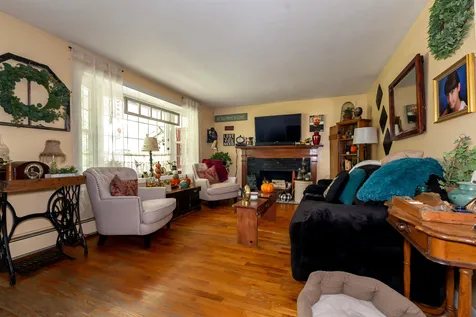 6 Aspen Street Hudson NH 03051