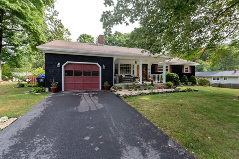 6 Aspen Street Hudson NH 03051