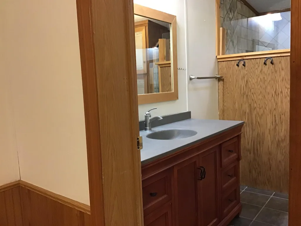 19 Edgewater Lane Sharon VT 05065