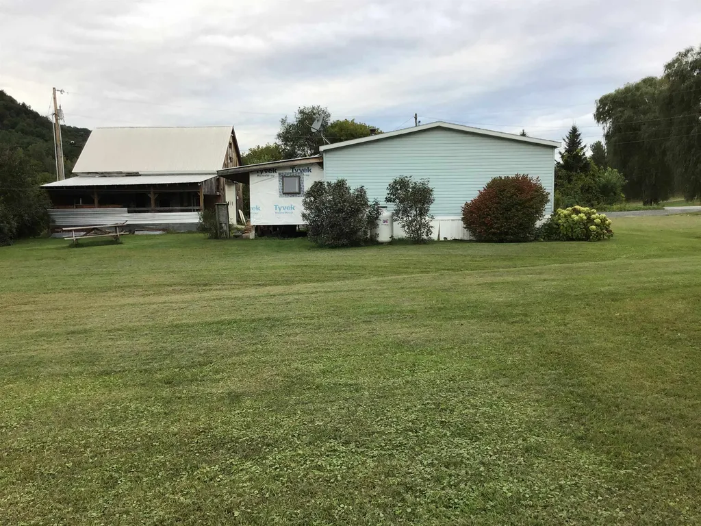 19 Edgewater Lane Sharon VT 05065