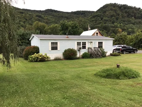 19 Edgewater Lane Sharon VT 05065