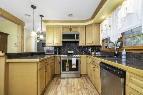 174 Mccurdy Road New Boston NH 03070-4309