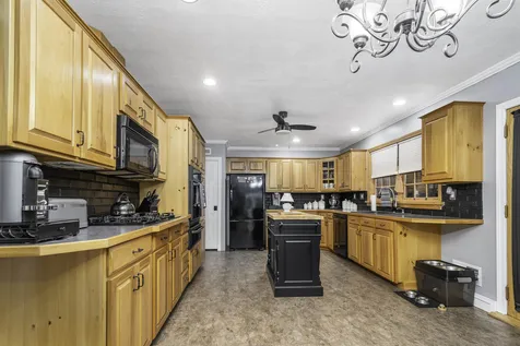174 Mccurdy Road New Boston NH 03070-4309