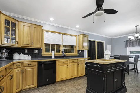 174 Mccurdy Road New Boston NH 03070-4309