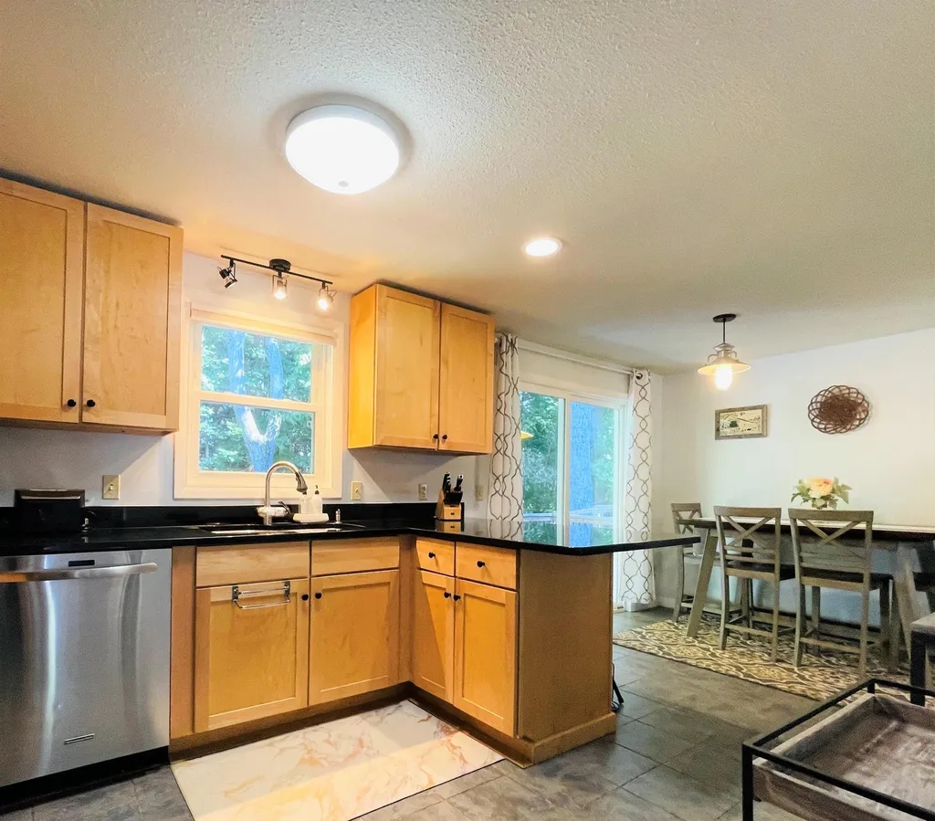 54 Nottingham Circle Lebanon NH 03766