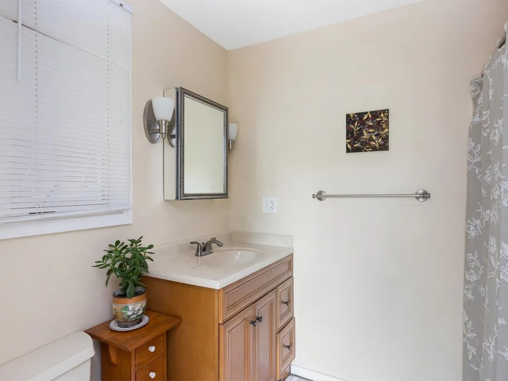531 Weed Road Hinesburg VT 05461