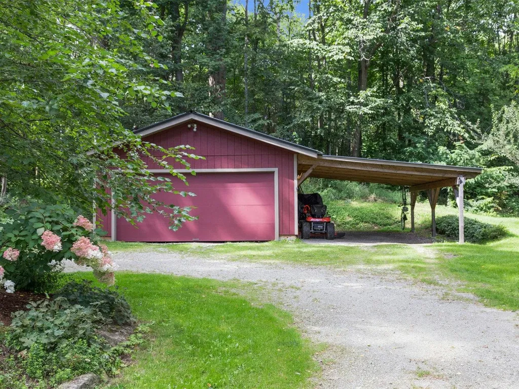 531 Weed Road Hinesburg VT 05461