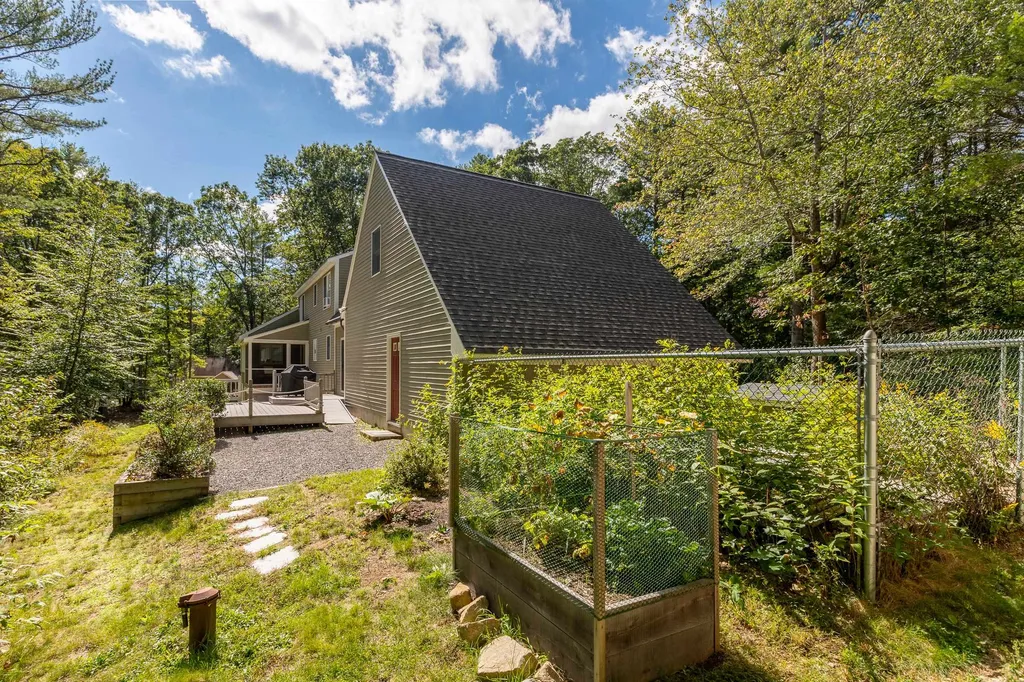 16 Roe Fields Drive South Berwick ME 03908