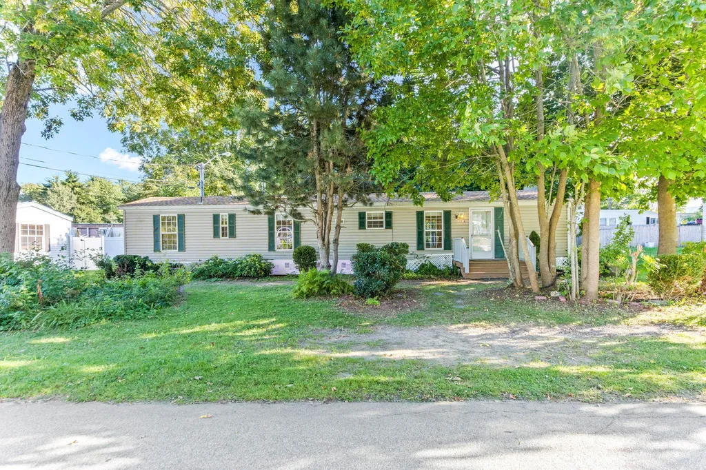17 A Street Seabrook NH 03874