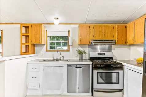 17 A Street Seabrook NH 03874