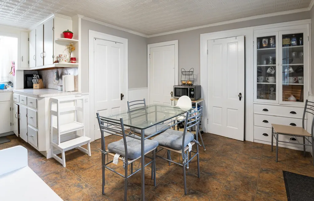 82 Elm Street Nashua NH 03060