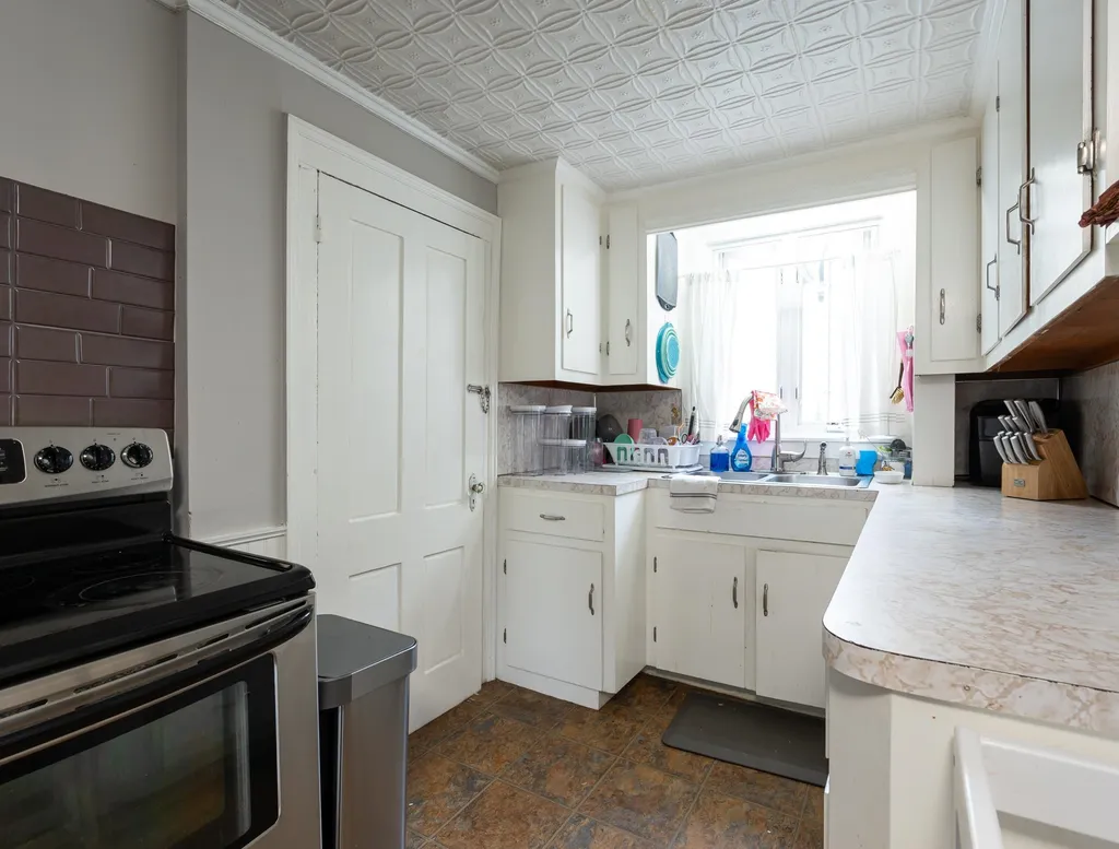 82 Elm Street Nashua NH 03060