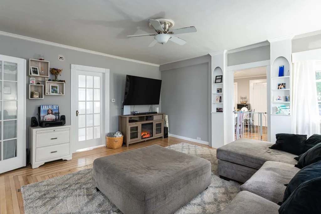 82 Elm Street Nashua NH 03060