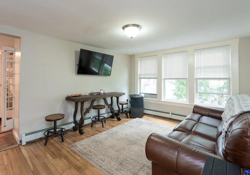 82 Elm Street Nashua NH 03060