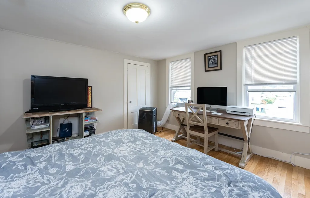 82 Elm Street Nashua NH 03060