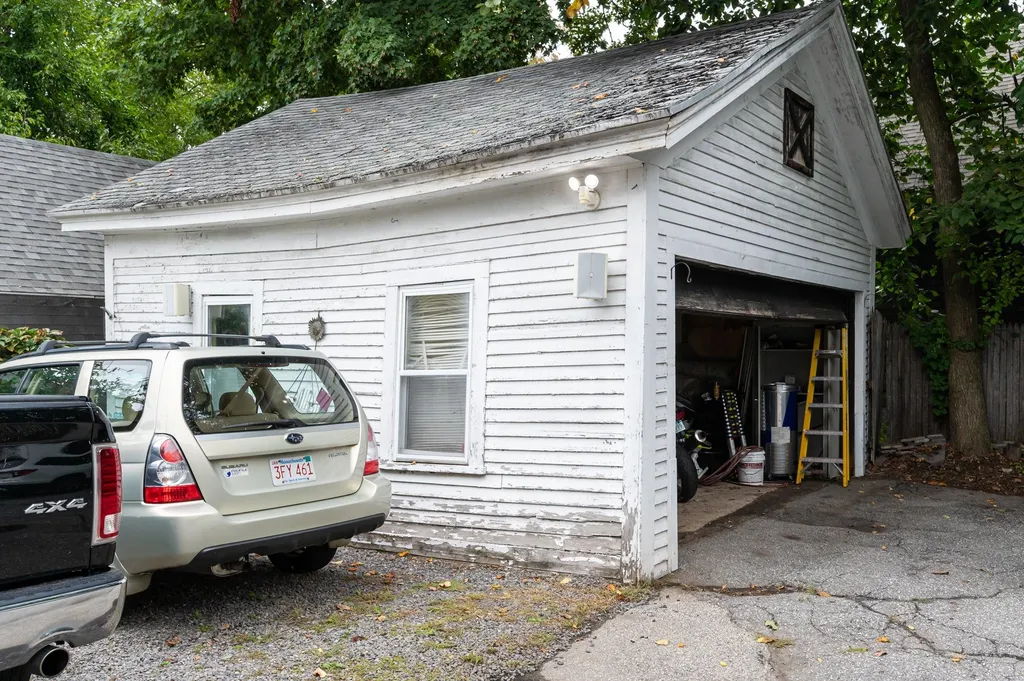 82 Elm Street Nashua NH 03060