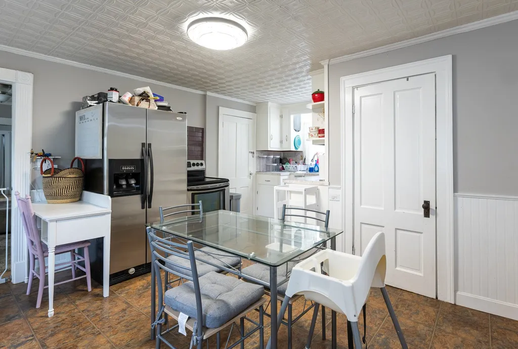 82 Elm Street Nashua NH 03060