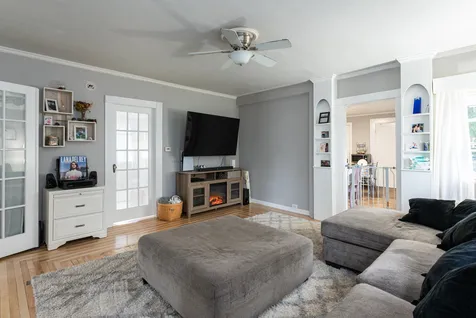 82 Elm Street Nashua NH 03060