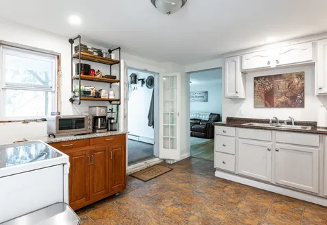 82 Elm Street Nashua NH 03060