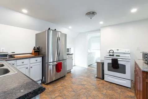 82 Elm Street Nashua NH 03060