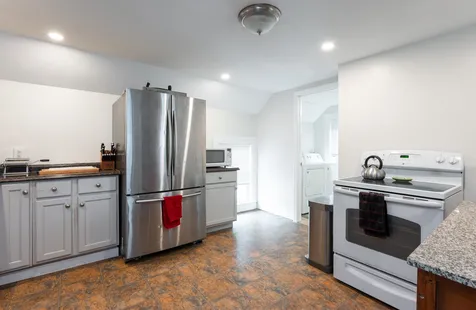 82 Elm Street Nashua NH 03060