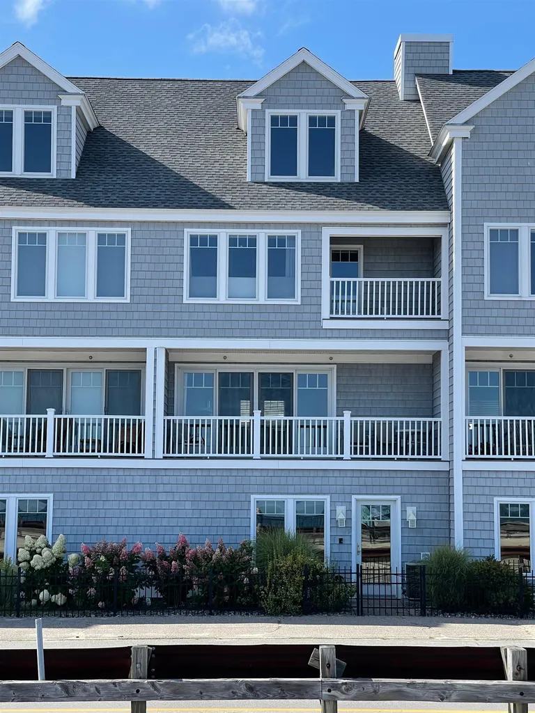 375 Ocean Boulevard Hampton NH 03842