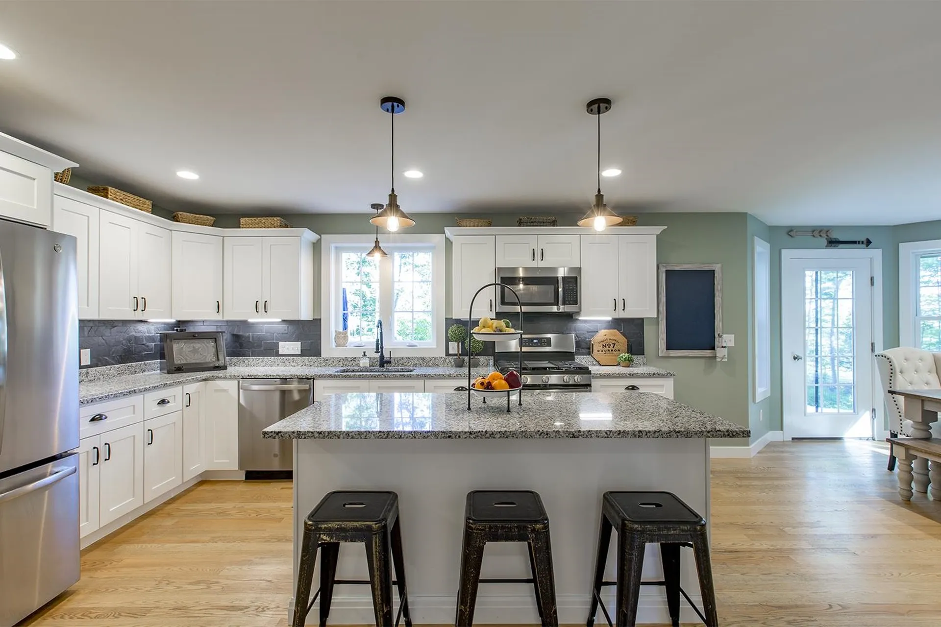 5 Kennard Road Epping NH 03042