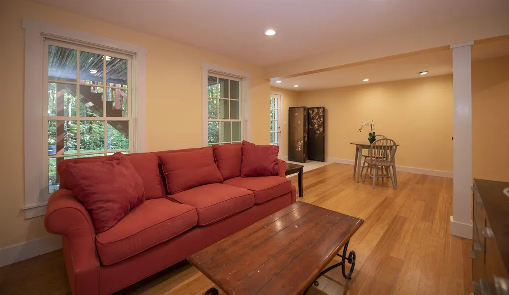 814 Noyes Lane Hartford VT 05001