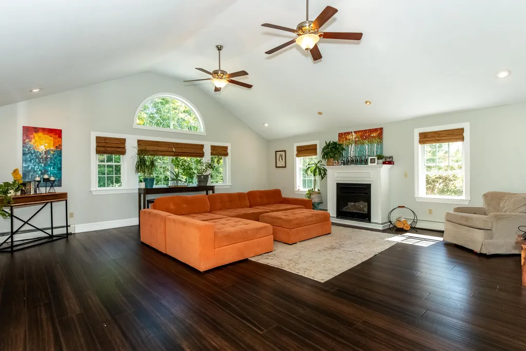 274 Mountain Avenue Northwood NH 03261