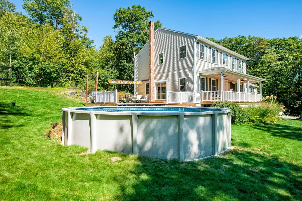 274 Mountain Avenue Northwood NH 03261