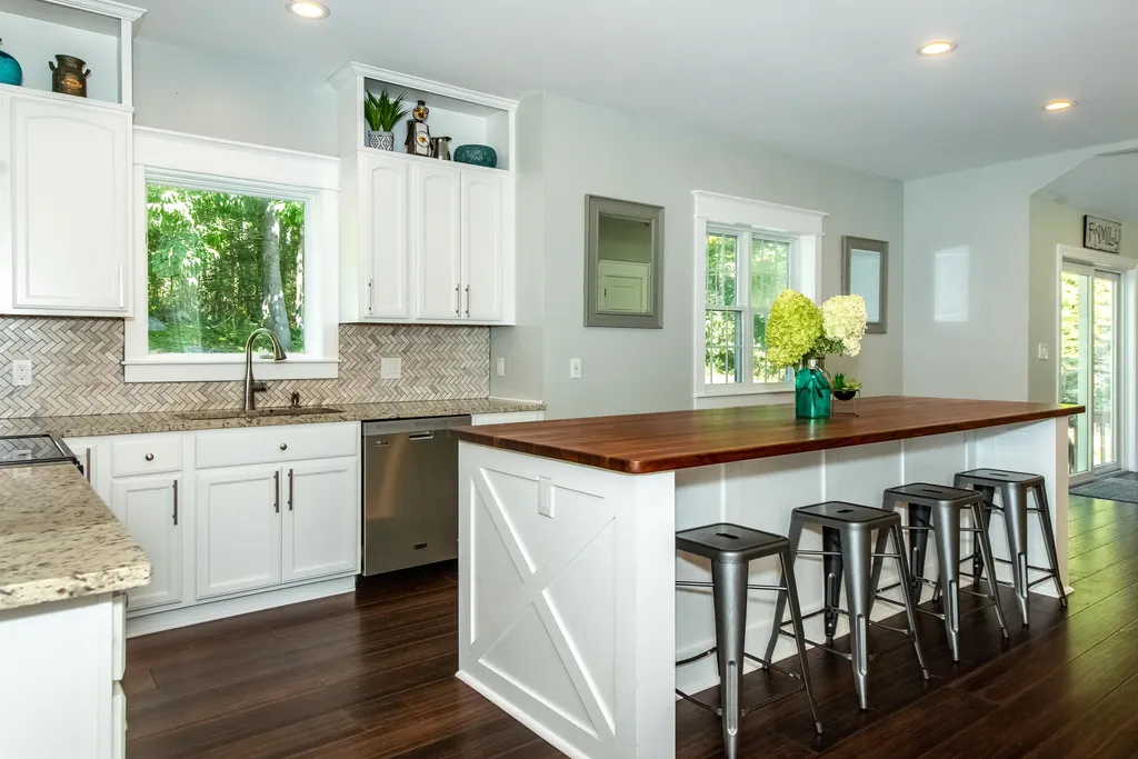 274 Mountain Avenue Northwood NH 03261