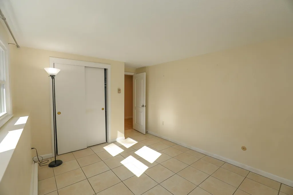 34r Derryfield Road Derry NH 03038