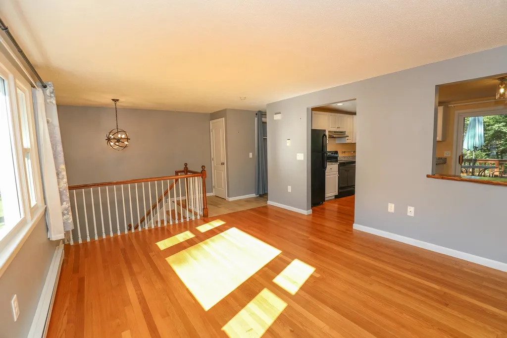 34r Derryfield Road Derry NH 03038