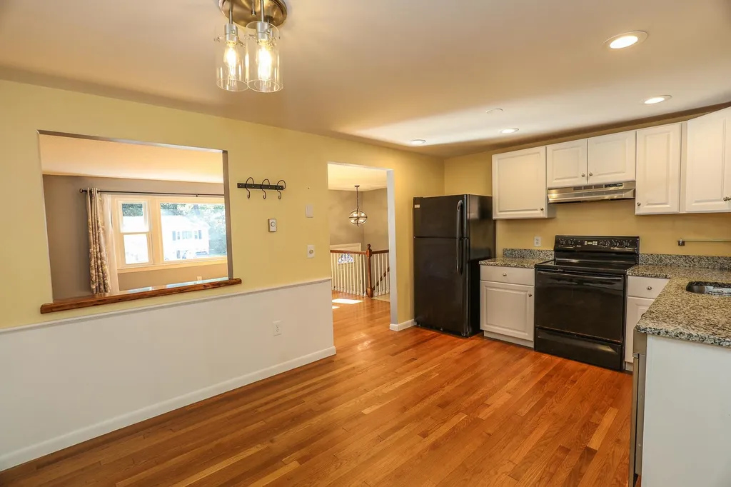 34r Derryfield Road Derry NH 03038