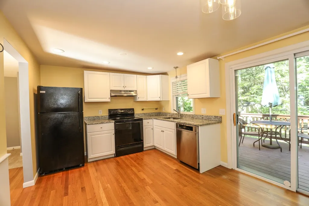 34r Derryfield Road Derry NH 03038