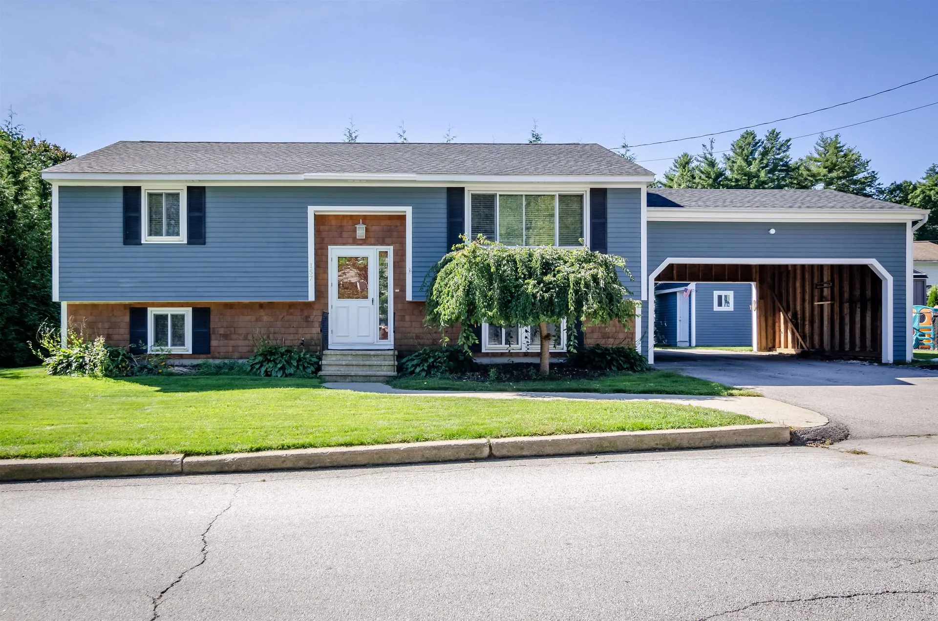 157 Leo Street Manchester NH 03103