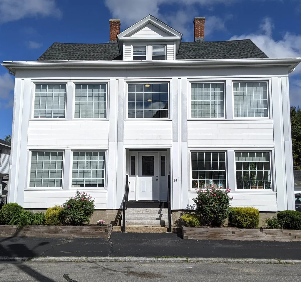 34 Brook Street Manchester NH 03104-3514