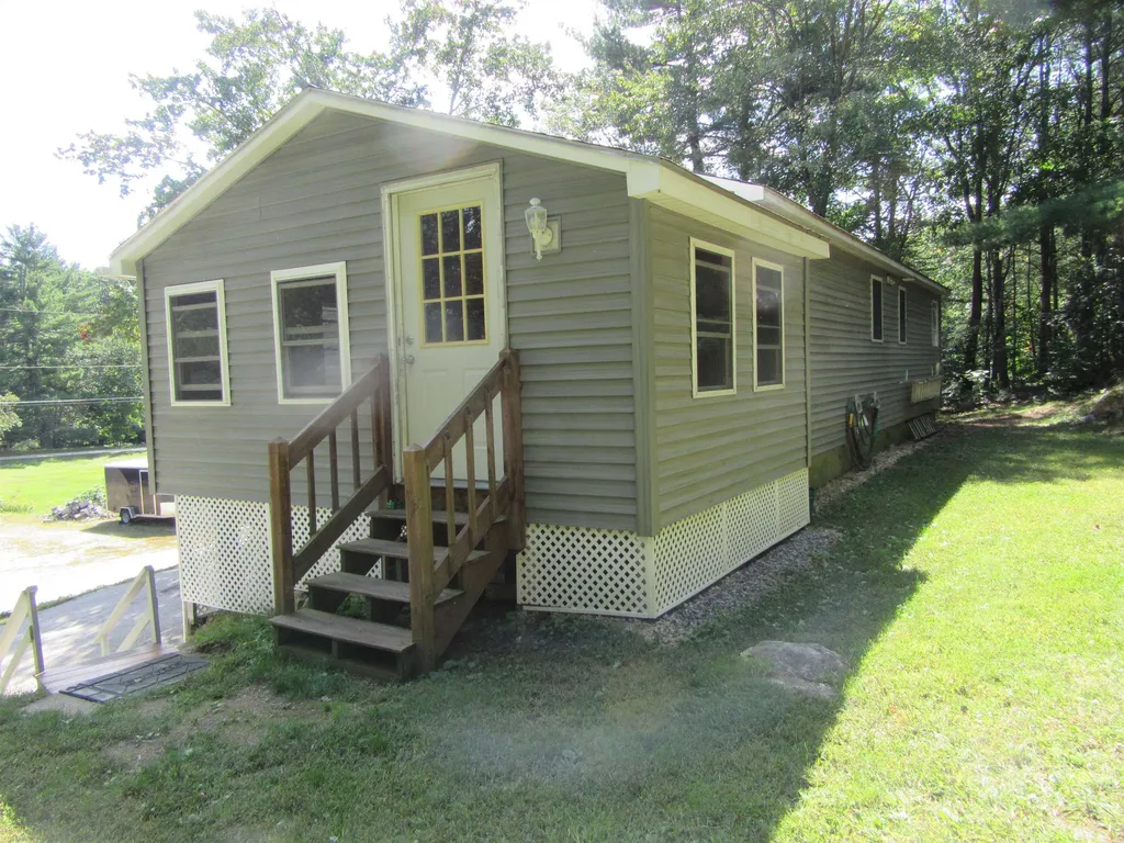 806 Bachelder Road Pembroke NH 03275