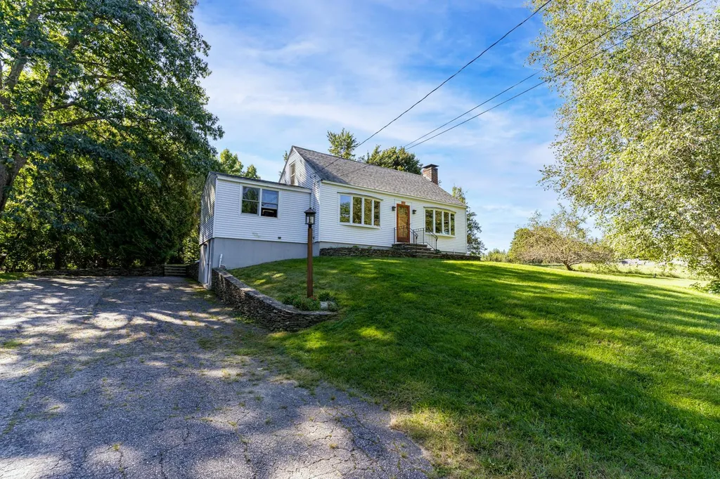 174 North Road East Kingston NH 03827