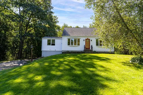 174 North Road East Kingston NH 03827