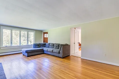174 North Road East Kingston NH 03827