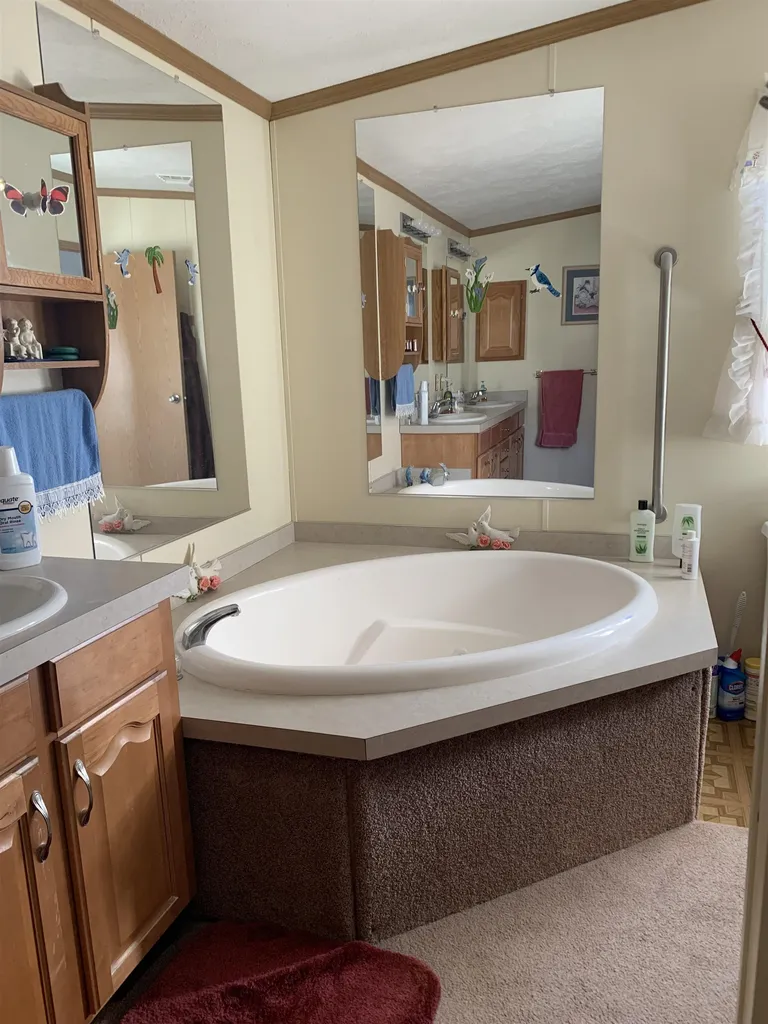 28 Spruce Drive Belmont NH 03220