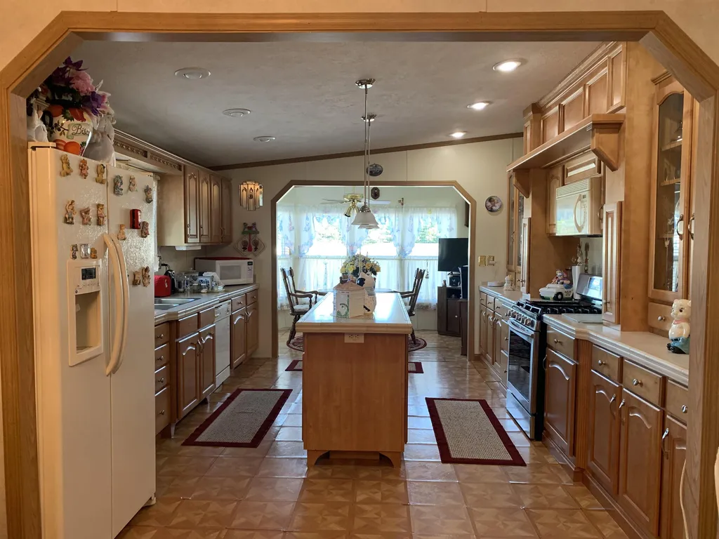 28 Spruce Drive Belmont NH 03220