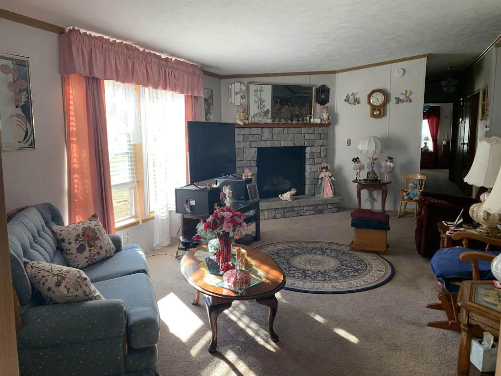28 Spruce Drive Belmont NH 03220